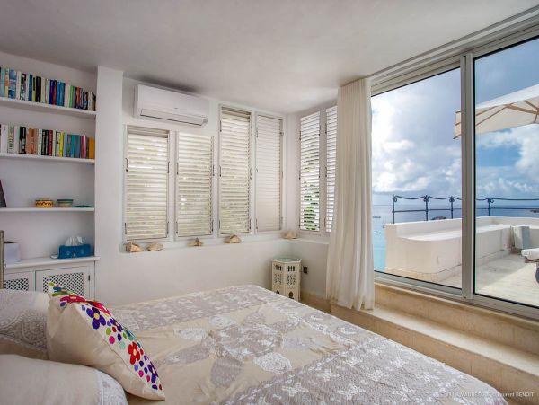 St. Barts Home 985796