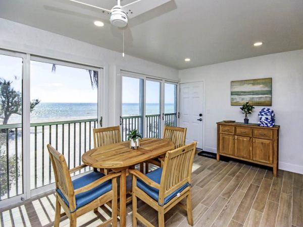 Direct Gulf Front Condo With 3 Bedrooms Sleeps 8 Guests