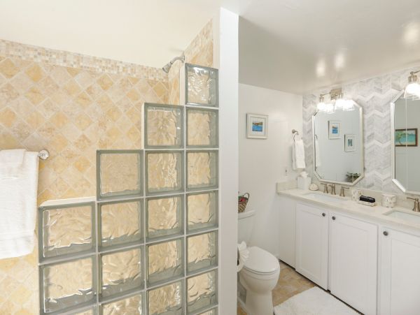 St. John Home 985805
