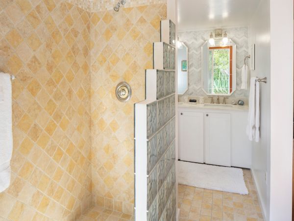 St. John Home 985805