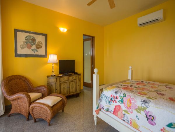 St. John Home 985807