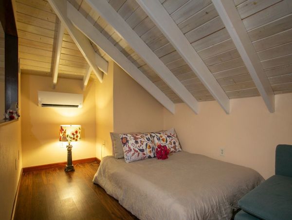 St. John Home 985809