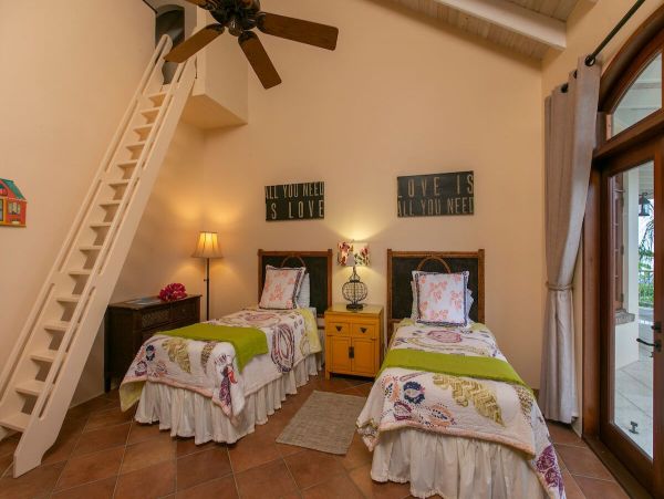 St. John Home 985809