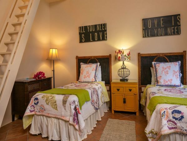St. John Home 985809