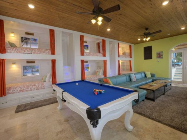 St. John Home 985813