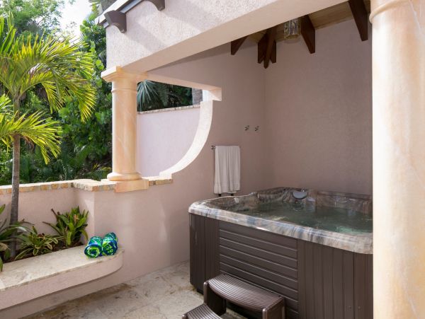 St. John Home 985822
