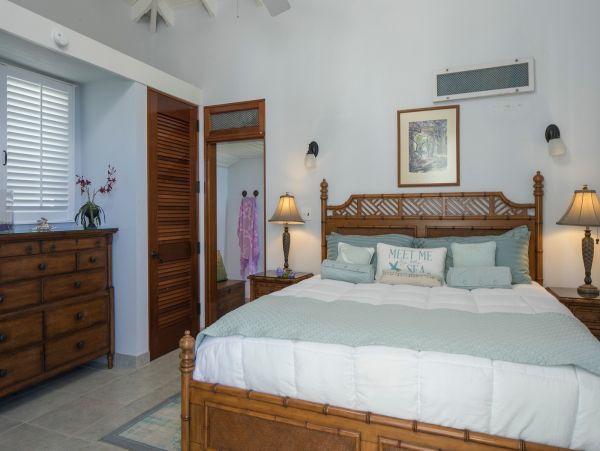 St. John Home 985823