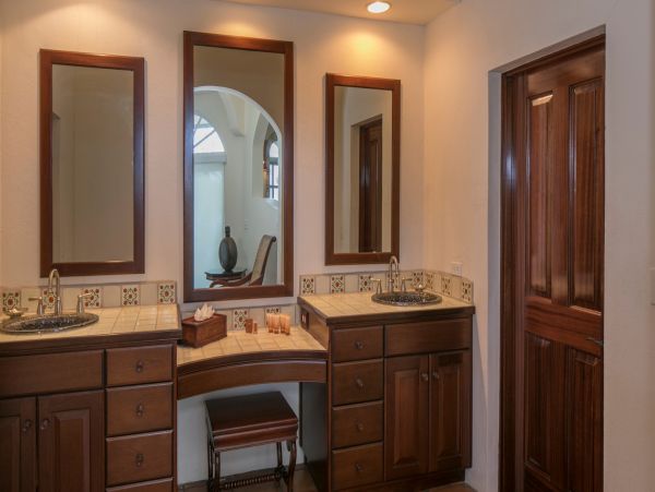 St. John Home 985825