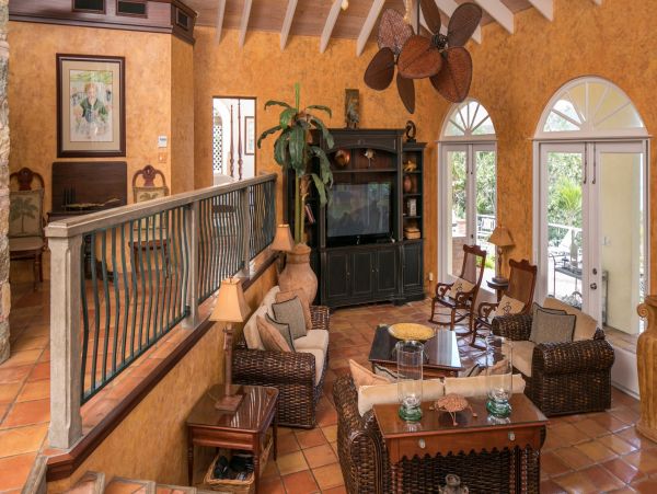 St. John Home 985825