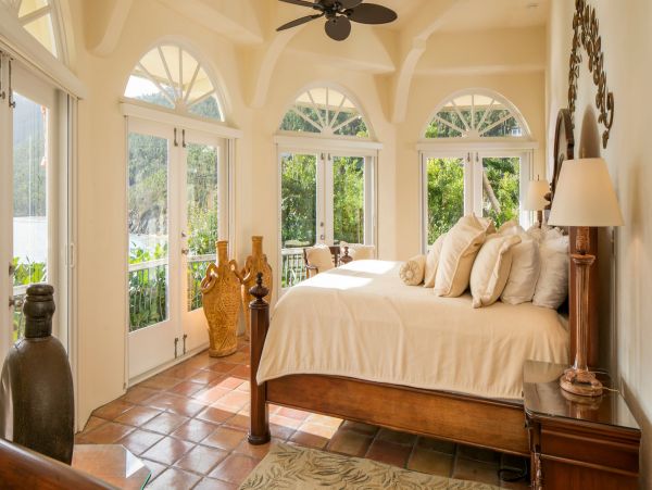 St. John Home 985825
