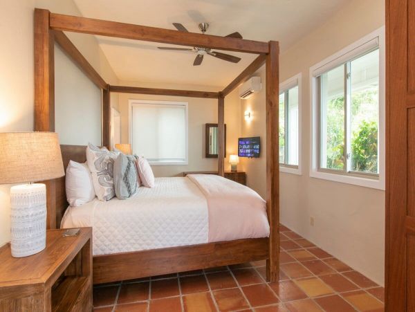 St. John Home 985838