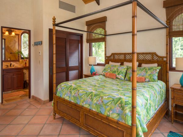 St. John Home 985843