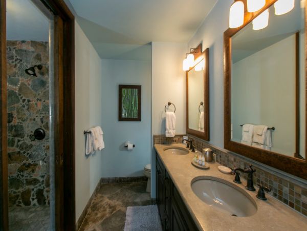 St. John Home 985845