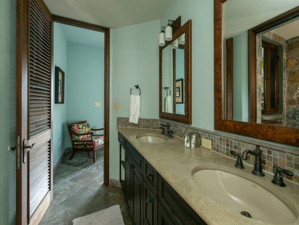 St. John Home 985845