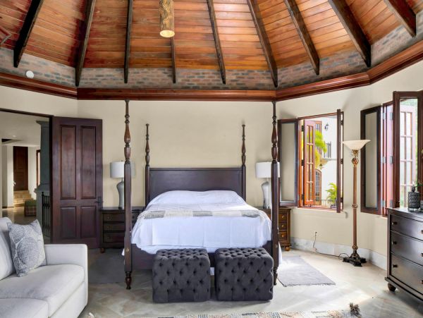 Peter Bay Estate