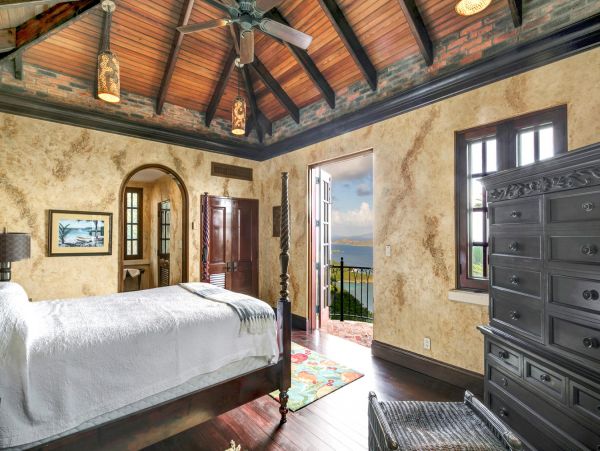 Peter Bay Estate