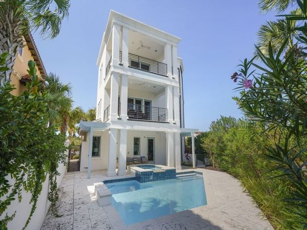 Destin Luxury Vacation Accommodation Walk to Beach