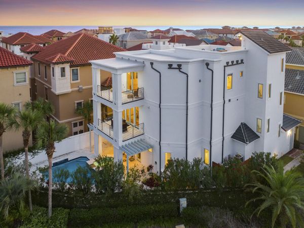 Destin Luxury Vacation Accommodation Walk to Beach