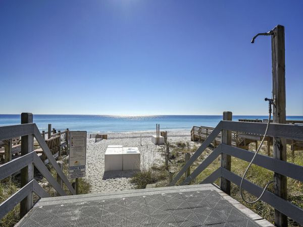 Destin Luxury Vacation Accommodation Walk to Beach