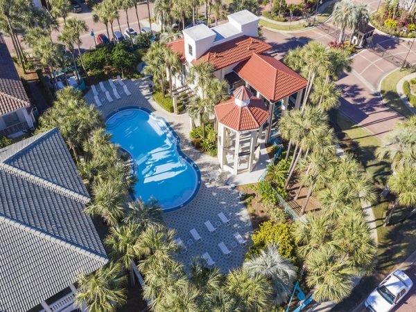 Destin Luxury Vacation Accommodation Walk to Beach