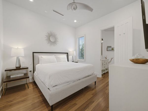 Destin Luxury Vacation Accommodation Walk to Beach
