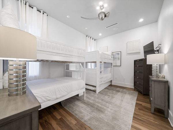 Destin Luxury Vacation Accommodation Walk to Beach