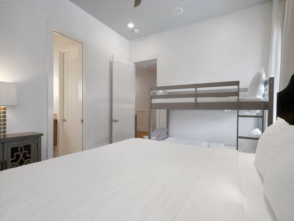 Destin Luxury Vacation Accommodation Walk to Beach