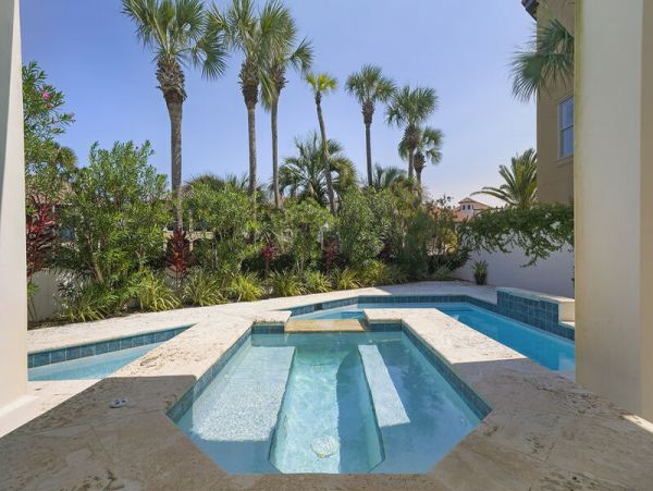 Destin Luxury Vacation Accommodation Walk to Beach