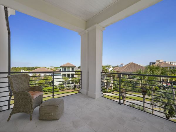 Destin Luxury Vacation Accommodation Walk to Beach