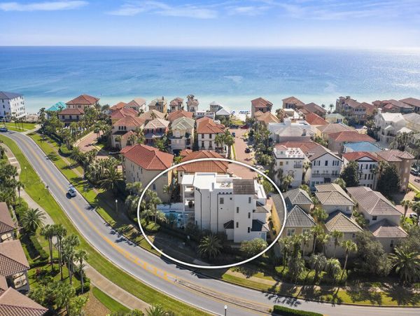 Destin Luxury Vacation Accommodation Walk to Beach