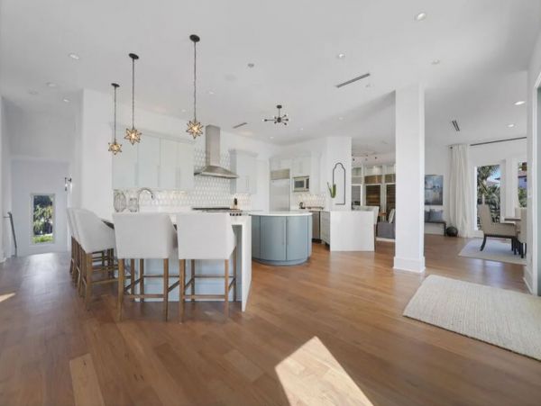 Destin Luxury Vacation Accommodation Walk to Beach