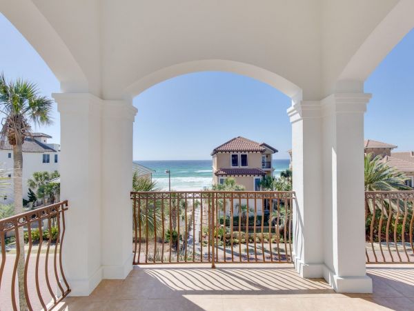 Beautiful Gulf View Home in Destin Only Steps to the Beach