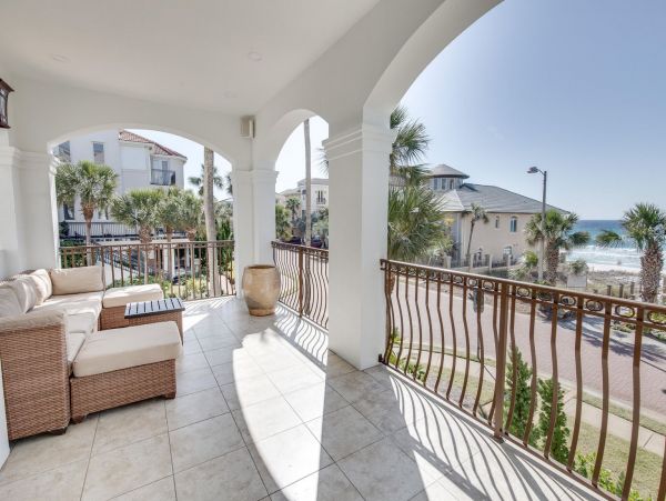 Beautiful Gulf View Home in Destin Only Steps to the Beach