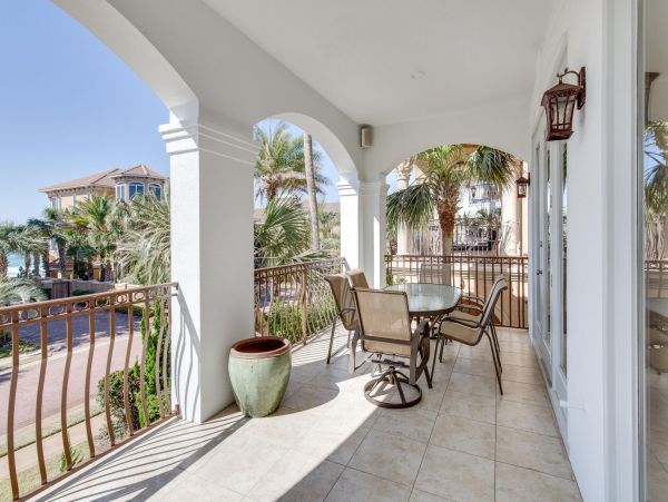 Beautiful Gulf View Home in Destin Only Steps to the Beach