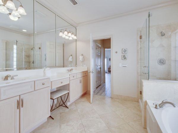 Beautiful Gulf View Home in Destin Only Steps to the Beach