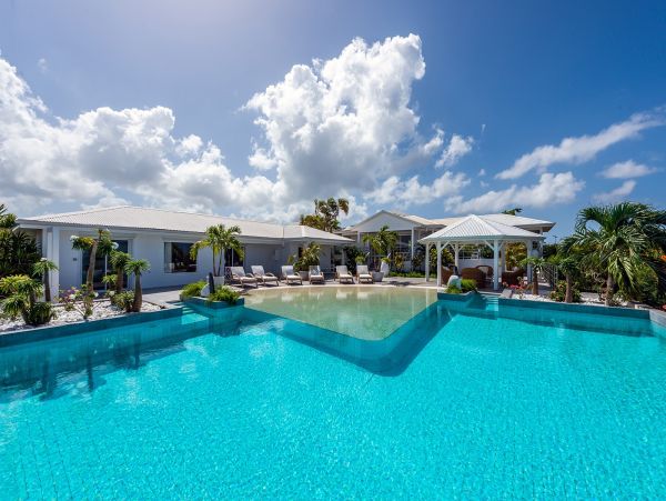 Stunning Vacation Villa in St. Martin with Private Pool & Views