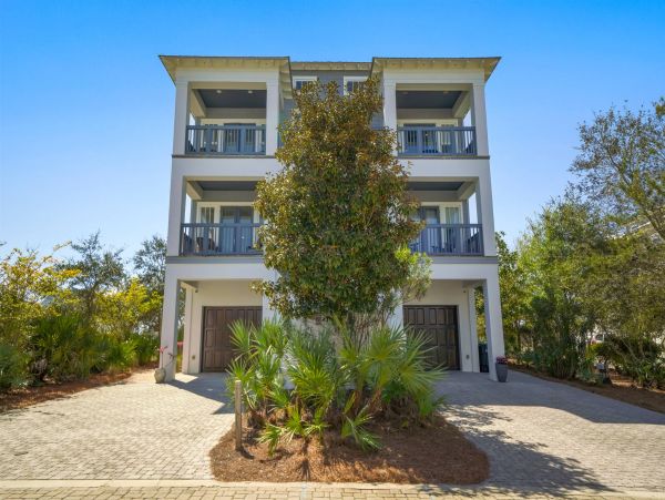 Short Walk to Beach. Gulf View Home with Pool