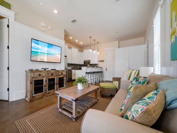 Short Walk to Beach. Gulf View Home with Pool
