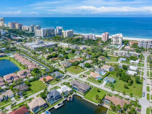 Short Walk to Beach Three Bedroom Marco Island Vacation Home