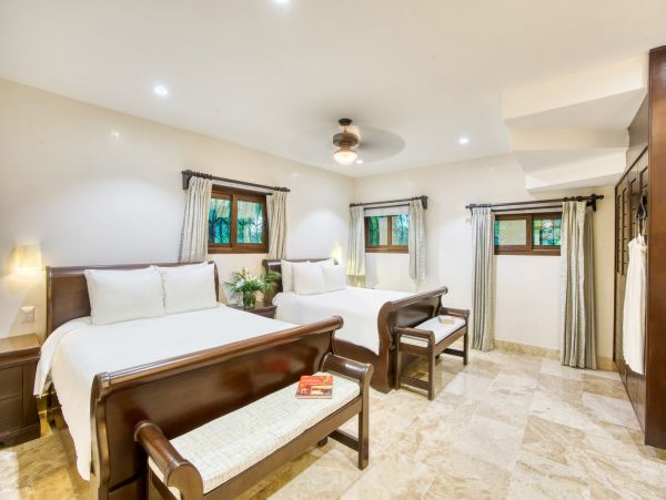 Oceanfront Villa in Soliman Bay Pool & Spa Sleeps 34 Guests