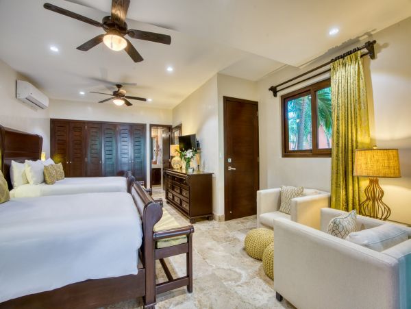 Oceanfront Villa in Soliman Bay Pool & Spa Sleeps 34 Guests