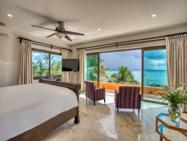 Oceanfront Villa in Soliman Bay Pool & Spa Sleeps 34 Guests