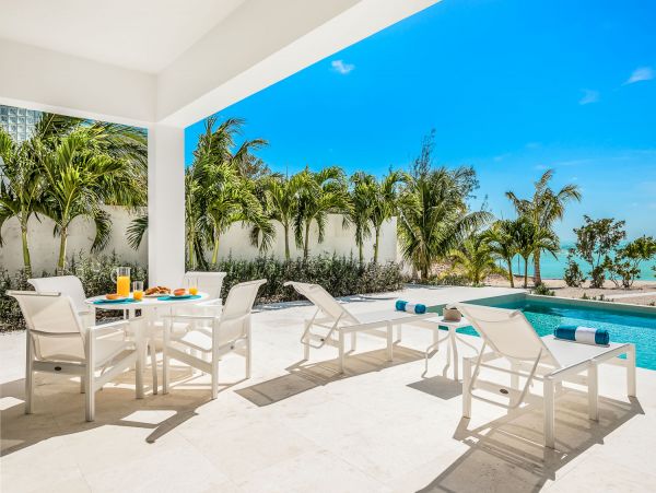 Secluded Beachfront Paradise in Turks & Caicos with Pool & Ocean Views