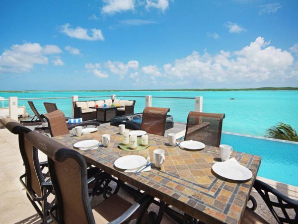 Contemporary Five Bedroom Oceanfront Villa in Turks & Caicos