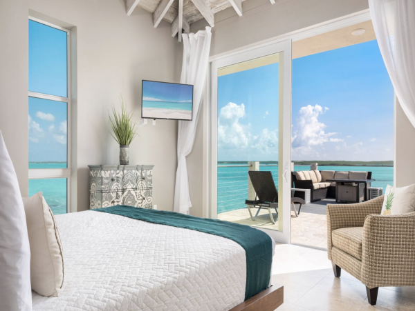 Contemporary Five Bedroom Oceanfront Villa in Turks & Caicos