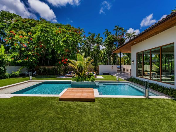 Contemporary 6 Bedroom Villa Private Pool in Miami Shores