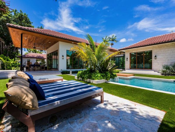 Contemporary 6 Bedroom Villa Private Pool in Miami Shores