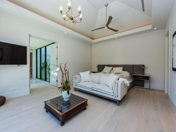 Contemporary 6 Bedroom Villa Private Pool in Miami Shores