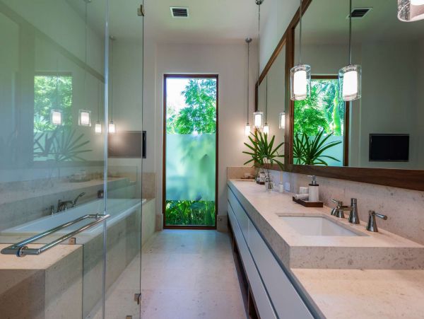Contemporary 6 Bedroom Villa Private Pool in Miami Shores