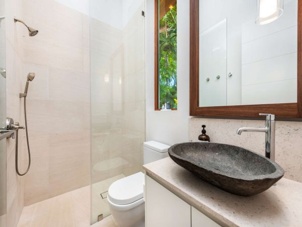 Contemporary 6 Bedroom Villa Private Pool in Miami Shores